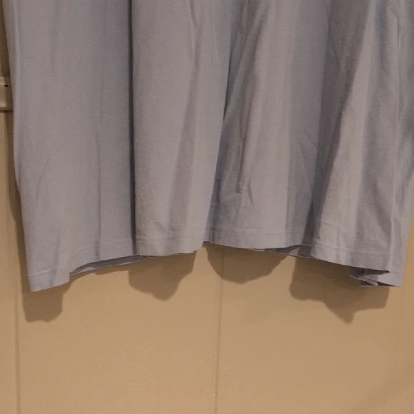 Old Navy Gray Everyday Tee - Picture 5 of 9